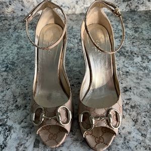 Gucci Gold Tan Heel Wedges